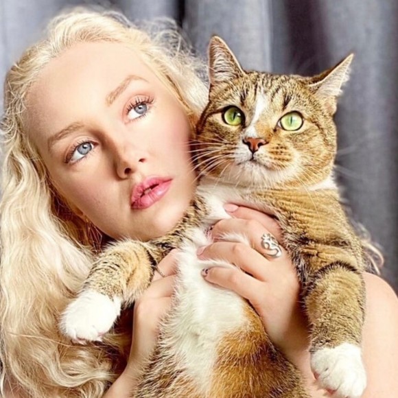 Meet your Posher, Rosalie - Picture 1 of 1